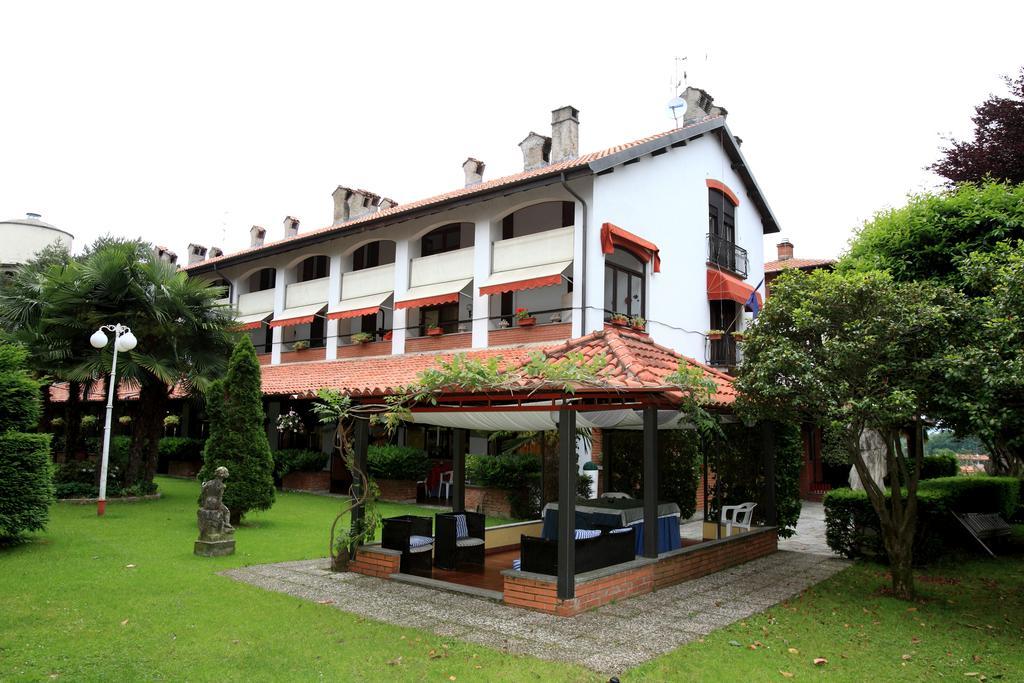 Il Castello B&B Varallo Pombia Kültér fotó